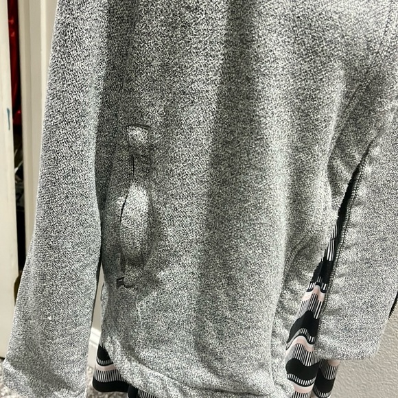 Armani Exchange Jacket. Large 
Zipper is broken - Picture 5 of 9